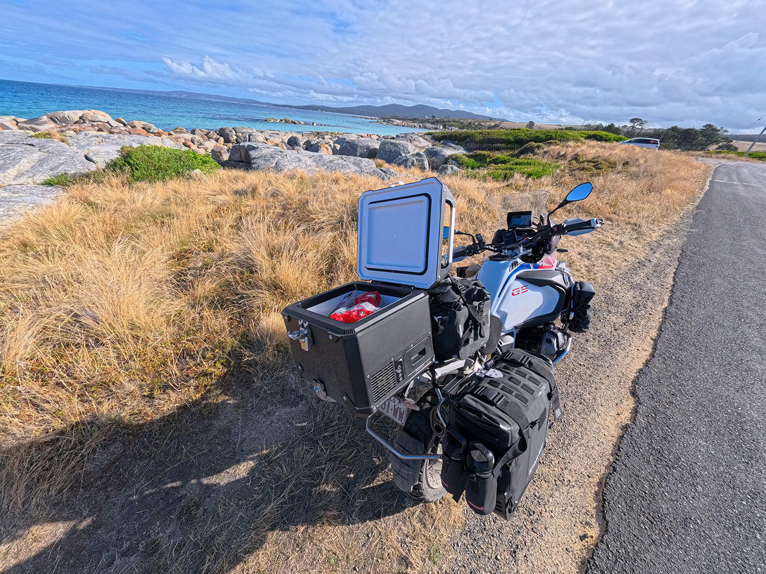EvaKool Adventure 18L Motorcycle Fridge Freezer open lid