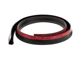 UNIVERSAL RUBBER TAILGATE SEAL 3M LONG REDUCES DUST,WATER